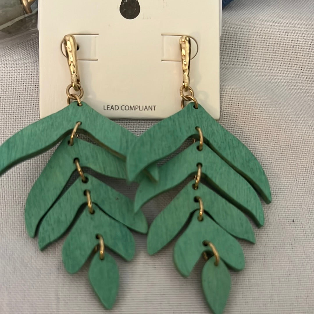 Wood teall leaf earring